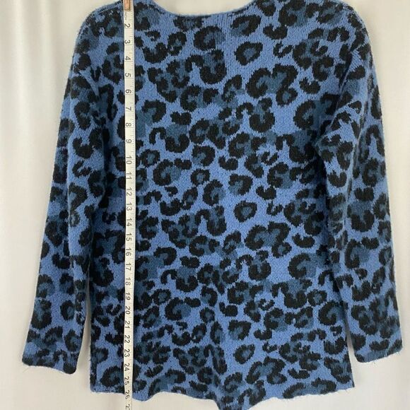 Jamison Blue Leopard Print Sweater Pullover - Picture 10 of 13